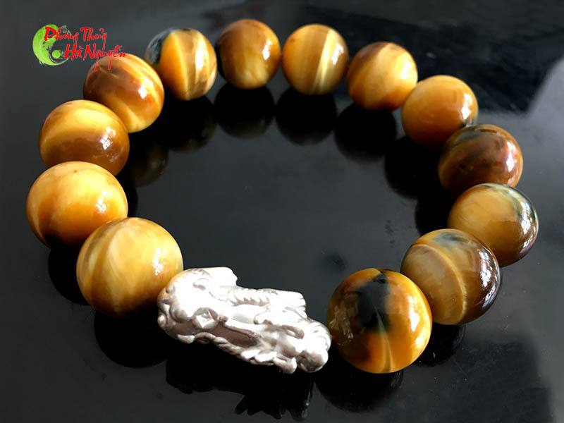 vòng tay phong thủy mắt chim ưng đẹp